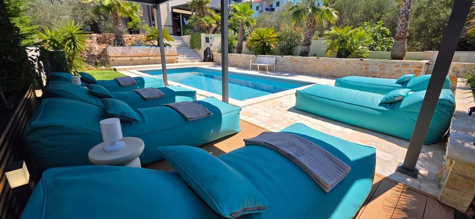 Azure Pool House Murter Apartment in Murter