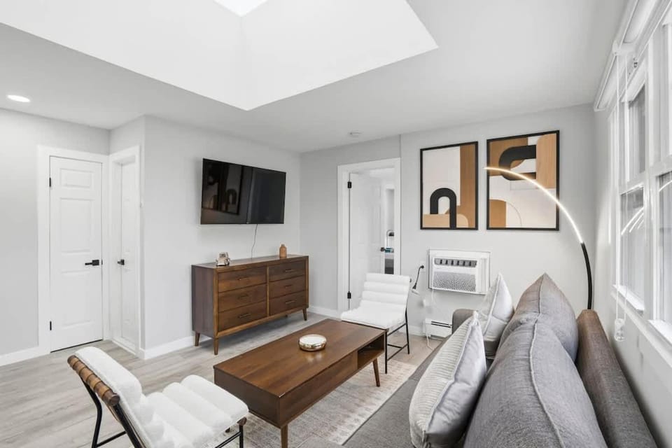 Communal lounge/ TV room, TV and multimedia, Living room