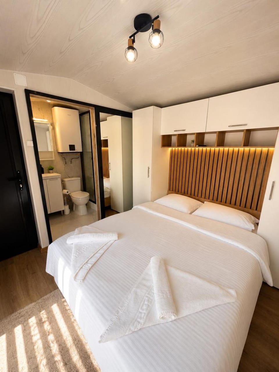 Bed, Photo of the whole room, Bedroom, wardrobe