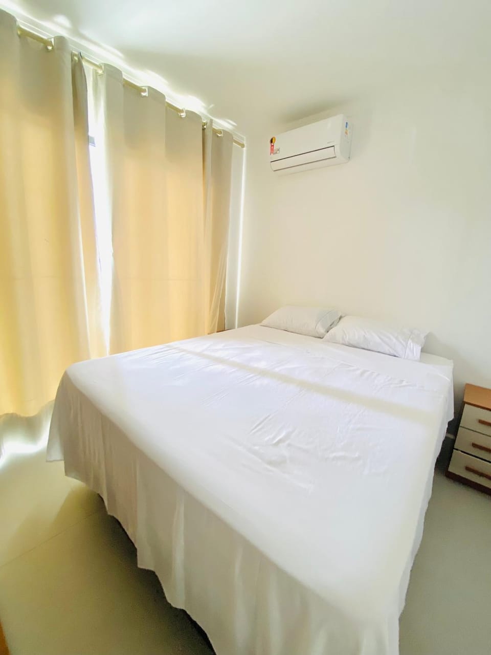Photo of the whole room, Bedroom, air conditioner