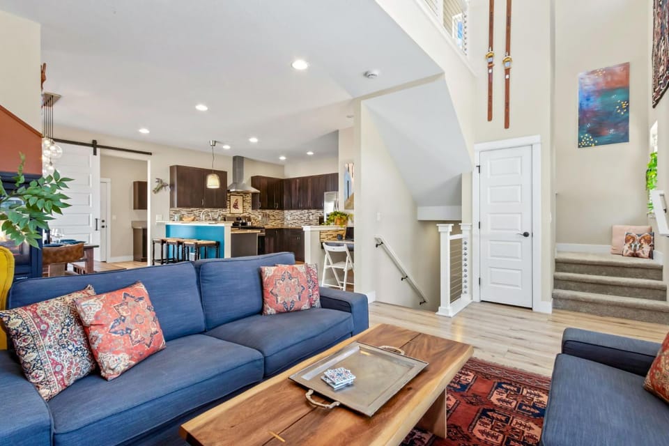 Casa Tierra Walk to Old Town via Poudre River Trail House in Fort Collins