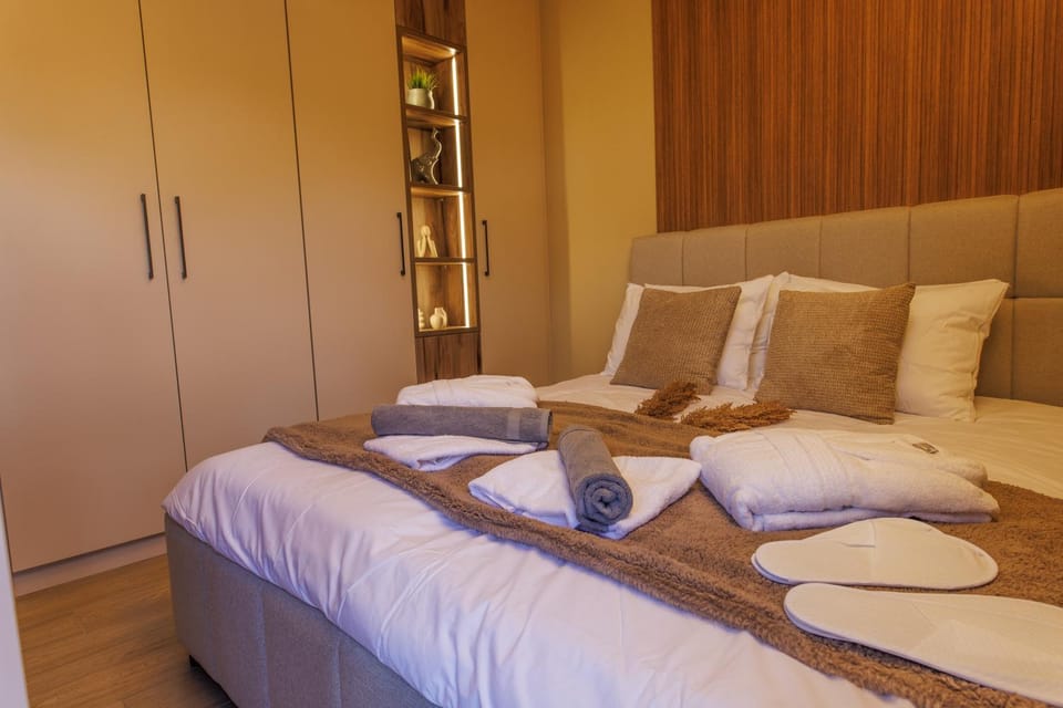 Bed, Bedroom, towels, wardrobe