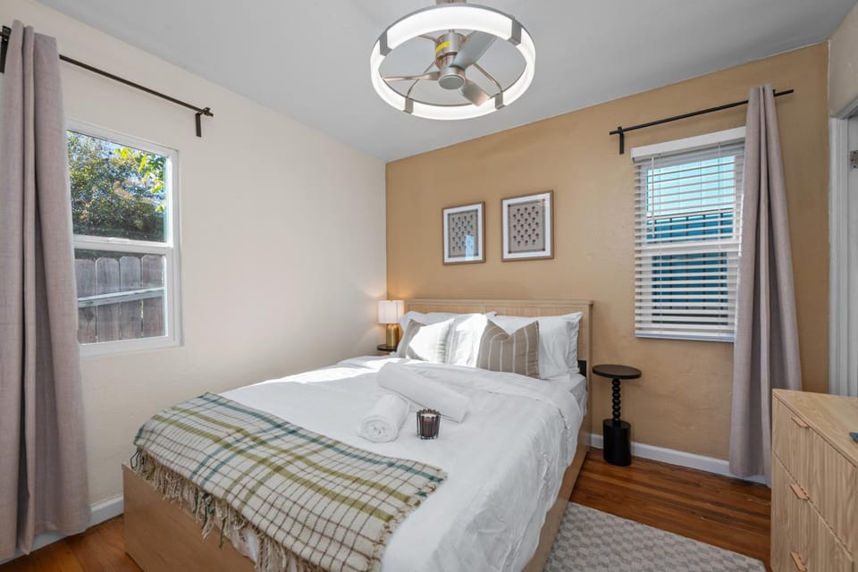 Bed, Bedroom