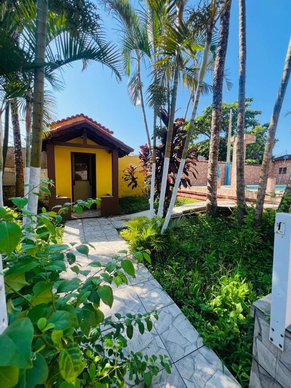 apt novo confortável com piscina e churrasqueira Apartment in Itanhaém