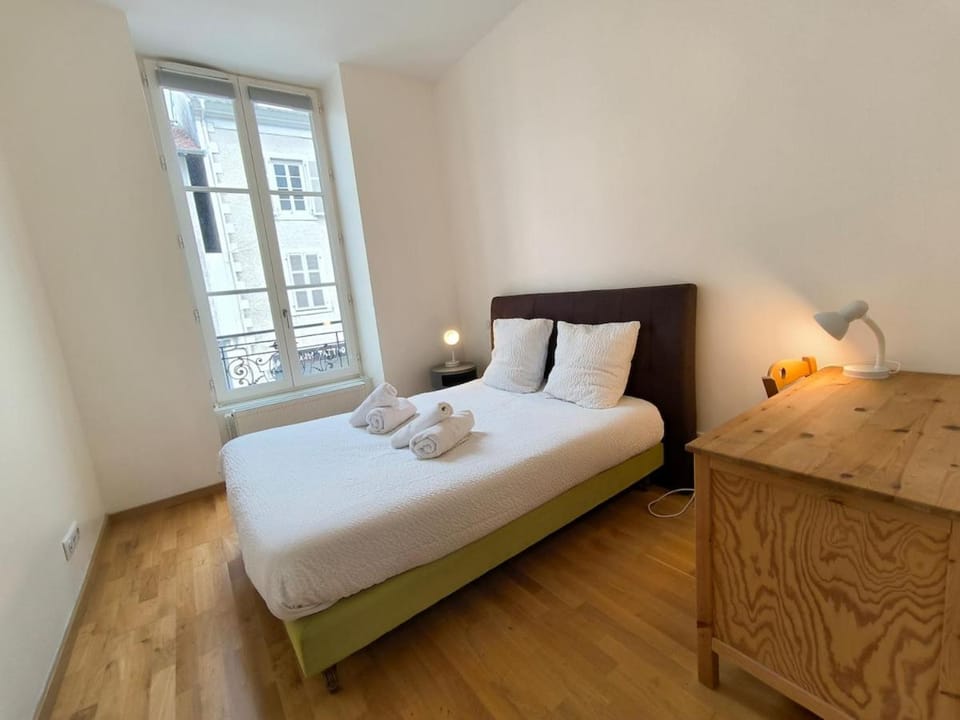 Centre Ville Parking privé Balcon Apartment in Pau