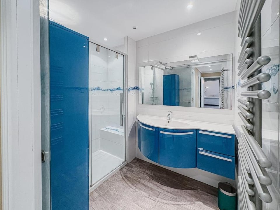 Luxury setting with private pool Apartment in Antibes