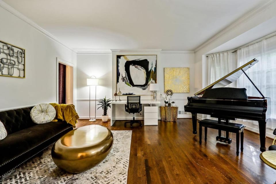 Luxe, Cozy, Buckhead 4BD35, private Sleeps 8, House in Buckhead