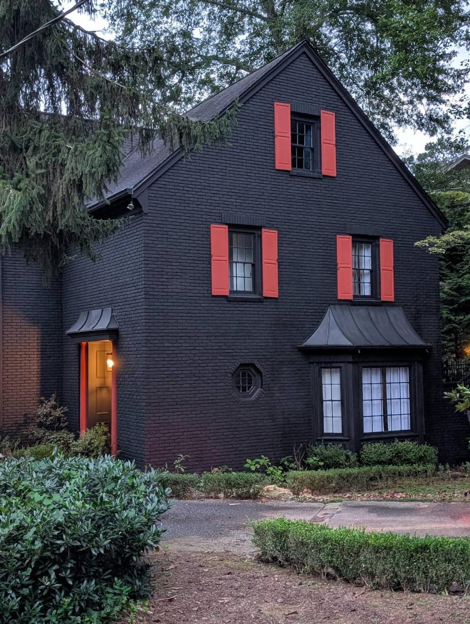 Luxe, Cozy, Buckhead 4BD35, private Sleeps 8, House in Buckhead