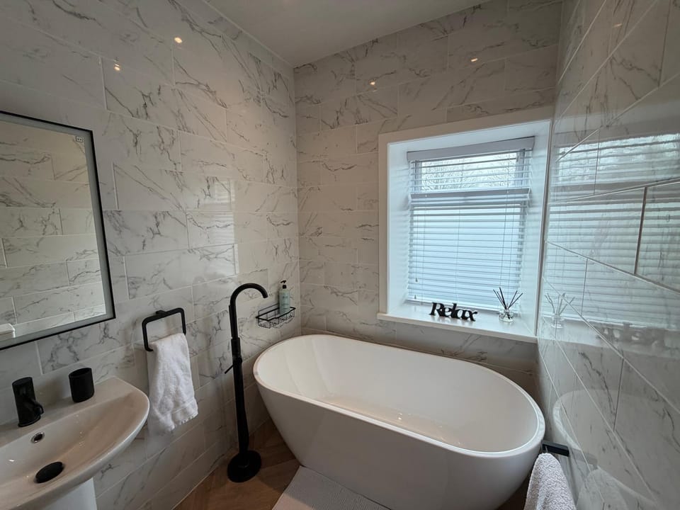 Bathroom, Bath