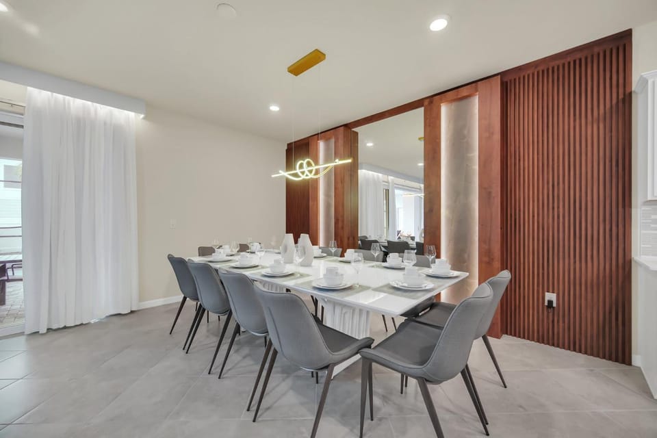 Windsor Cay Luxury Family Home House in Four Corners