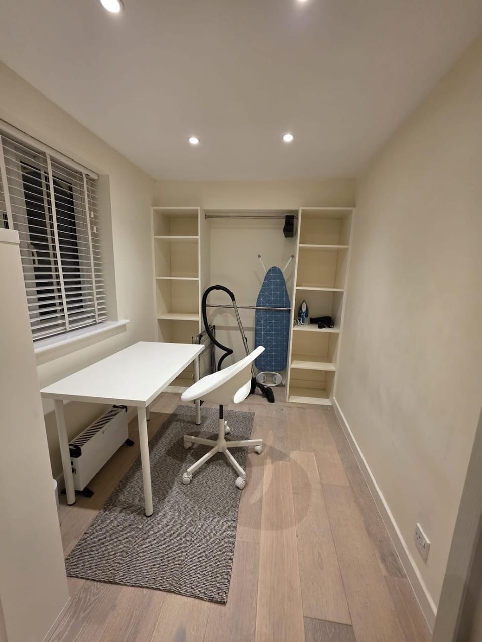 Smart 1 Bedroom Studio Flat fully furnished with parking and separate office Apartment in Watford