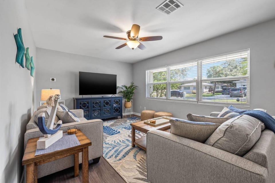 Salt Life Haven House in Largo
