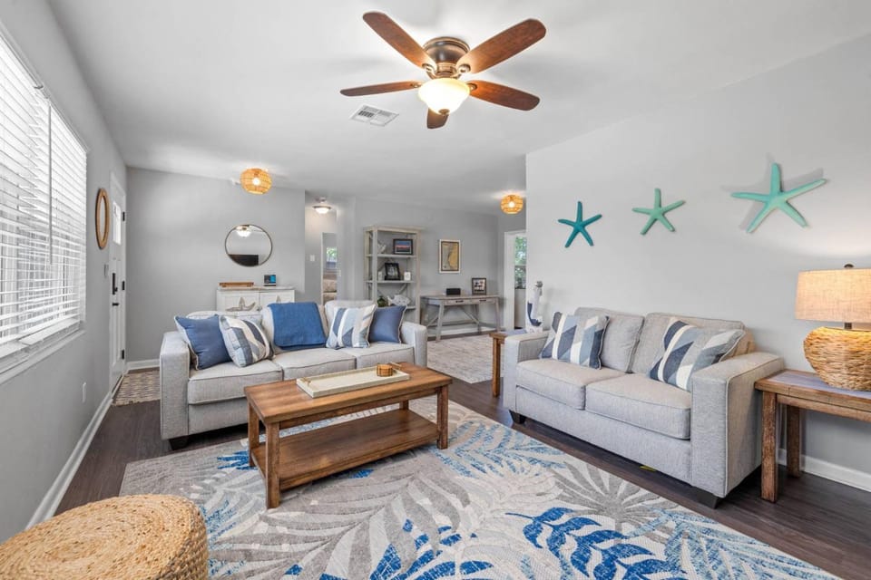 Salt Life Haven House in Largo