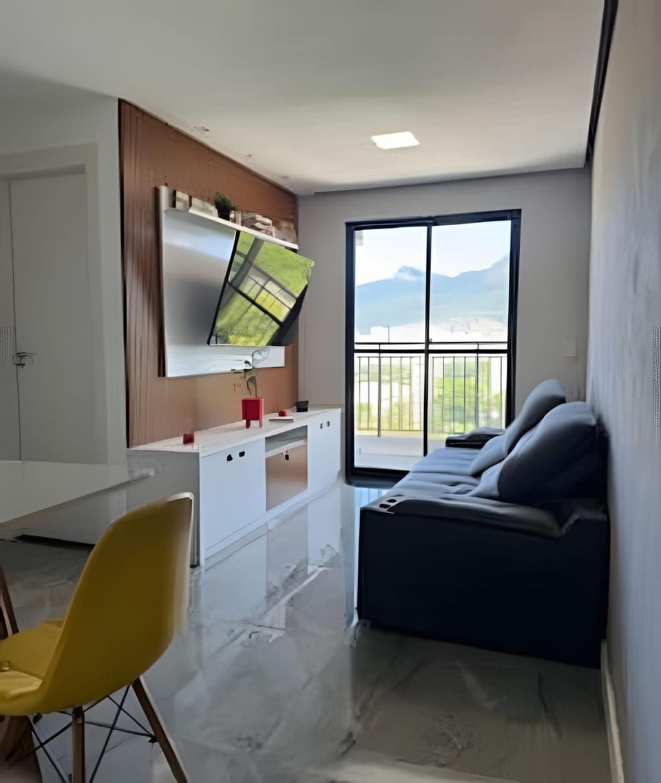 Communal lounge/ TV room, Bird's eye view, TV and multimedia, Balcony/Terrace, City view, Mountain view, Street view