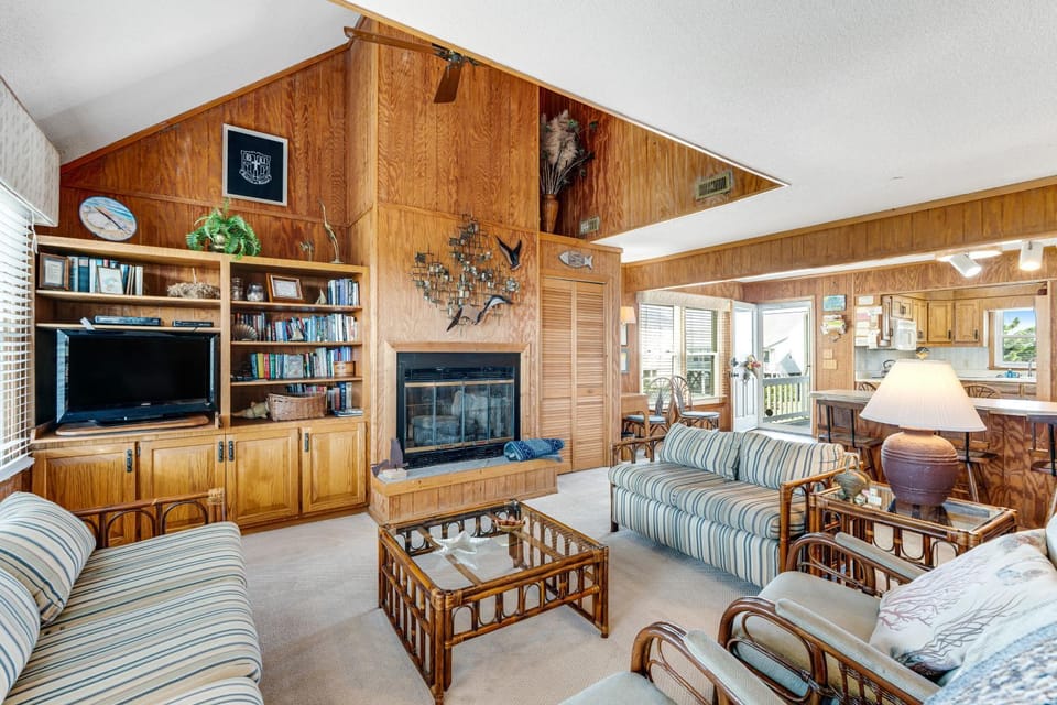 HB105 J & B's Place House in Holden Beach