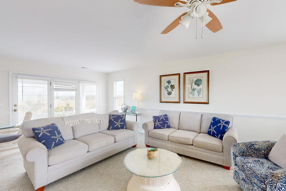 HB126 Mari Inn House in Holden Beach