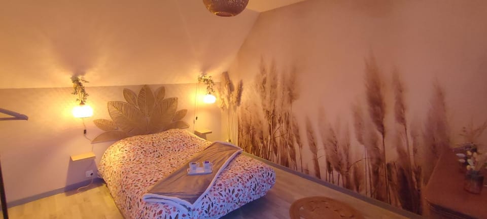 Bed, Photo of the whole room, Bedroom