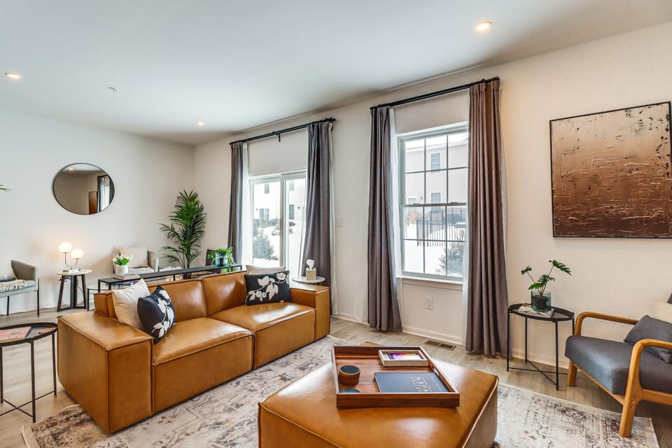 Half-Mi to the Triangle! Chic Emmaus Townhome House in New Jersey
