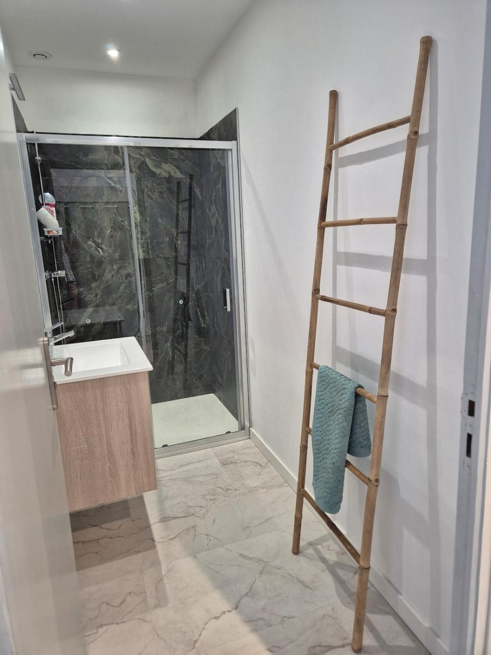 Peaceful 3-room apartment, refurbished and air-conditioned Apartment in Linguizzetta