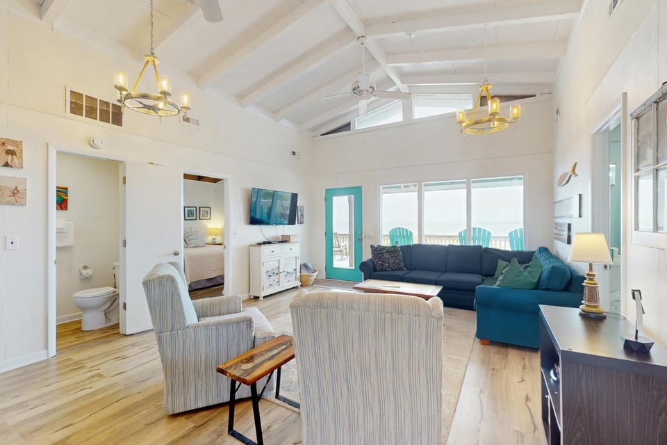 HB156 Sandwitch House in Holden Beach