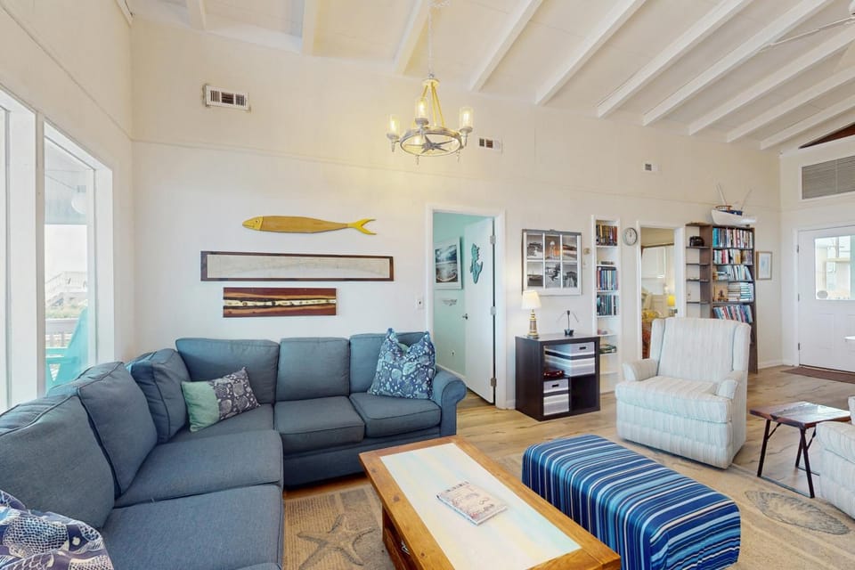 HB156 Sandwitch House in Holden Beach