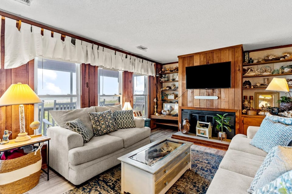 HB162 Sea Lavender House in Holden Beach