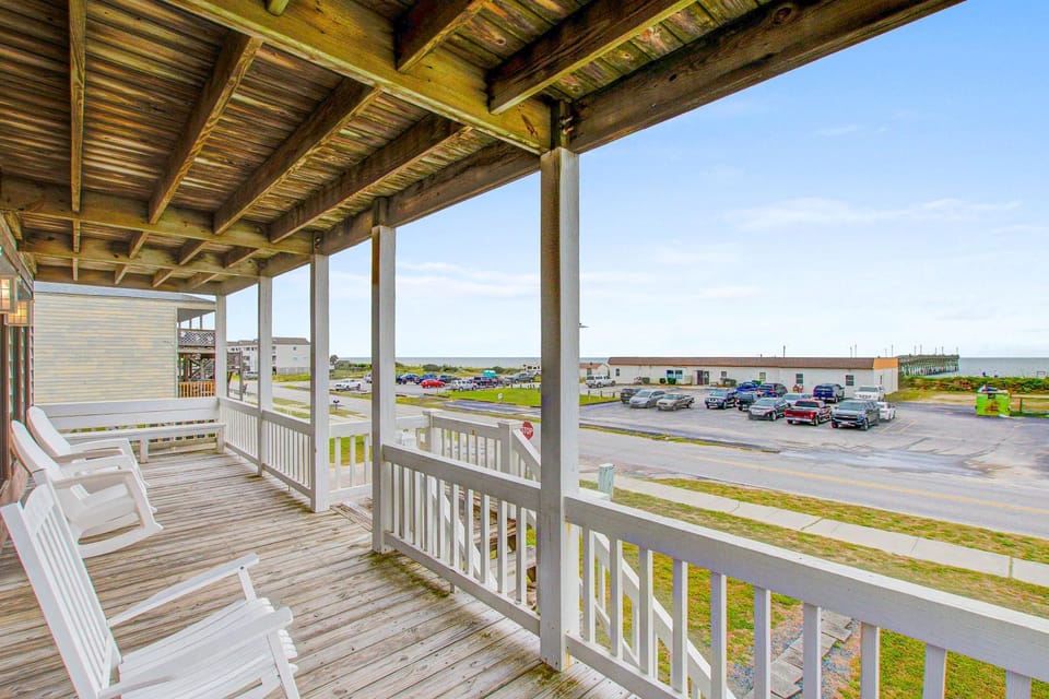 HB180 Shiloh By The Sea House in Holden Beach