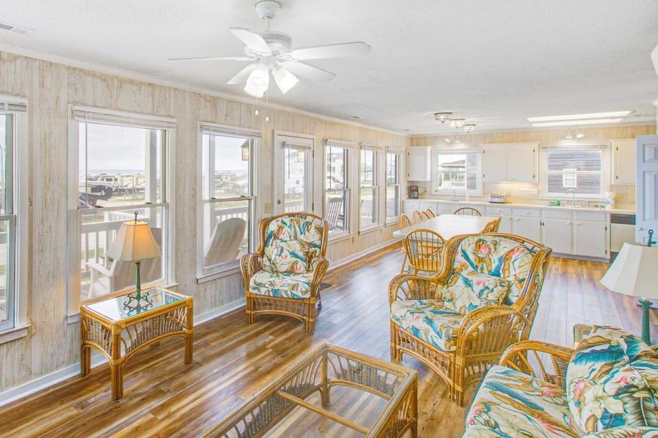 HB180 Shiloh By The Sea House in Holden Beach