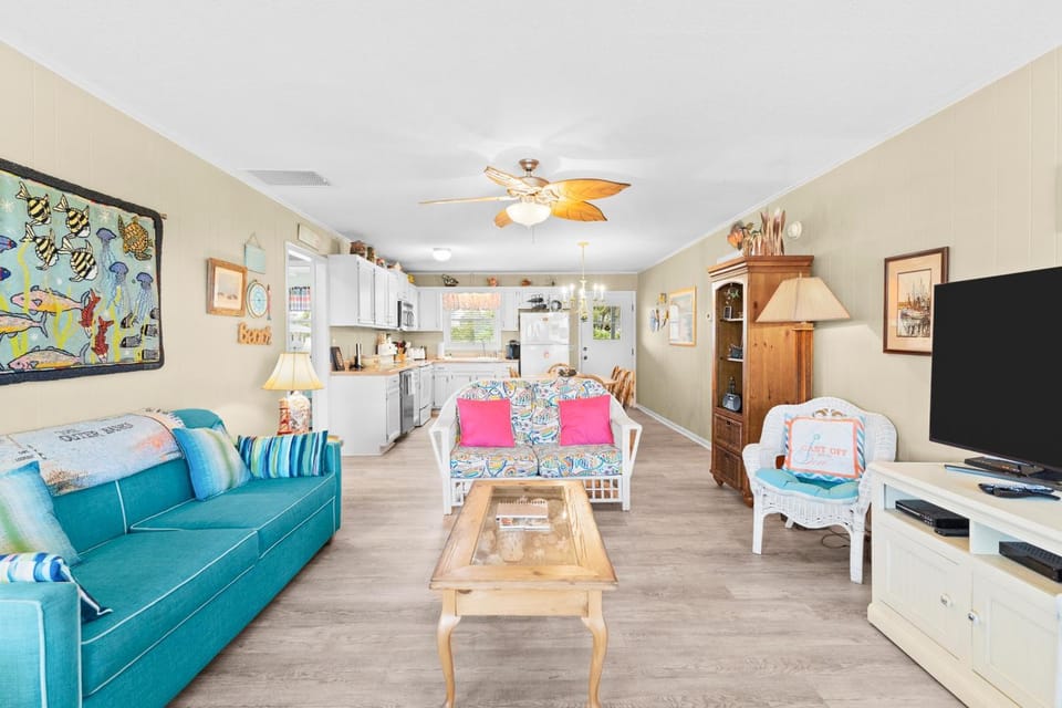 HB182 Sisters of the Sea House in Holden Beach
