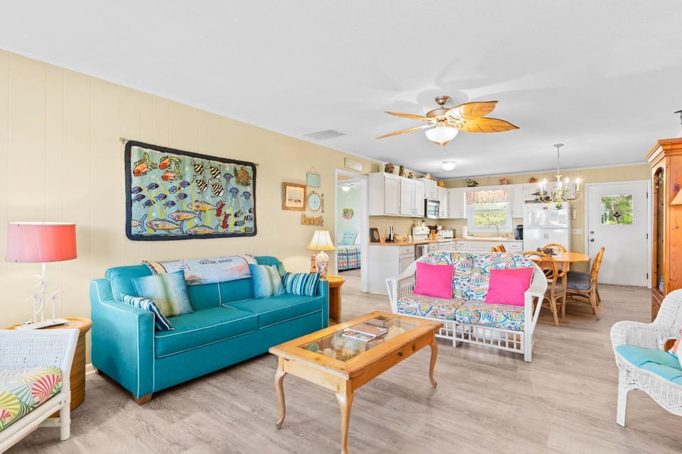 HB182 Sisters of the Sea House in Holden Beach