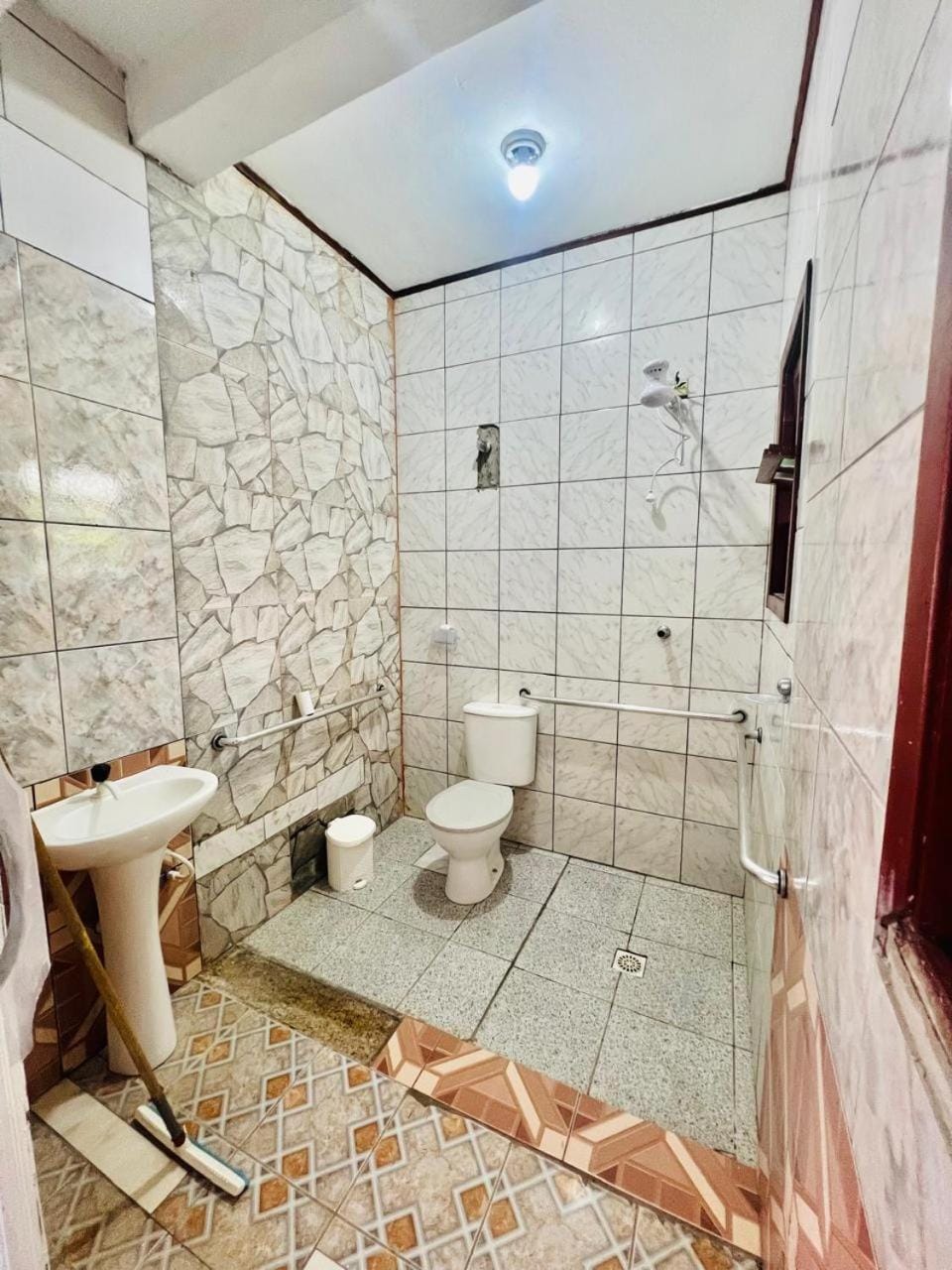 Quarto em pousada, piscina e área de lazer Apartment in Itanhaém