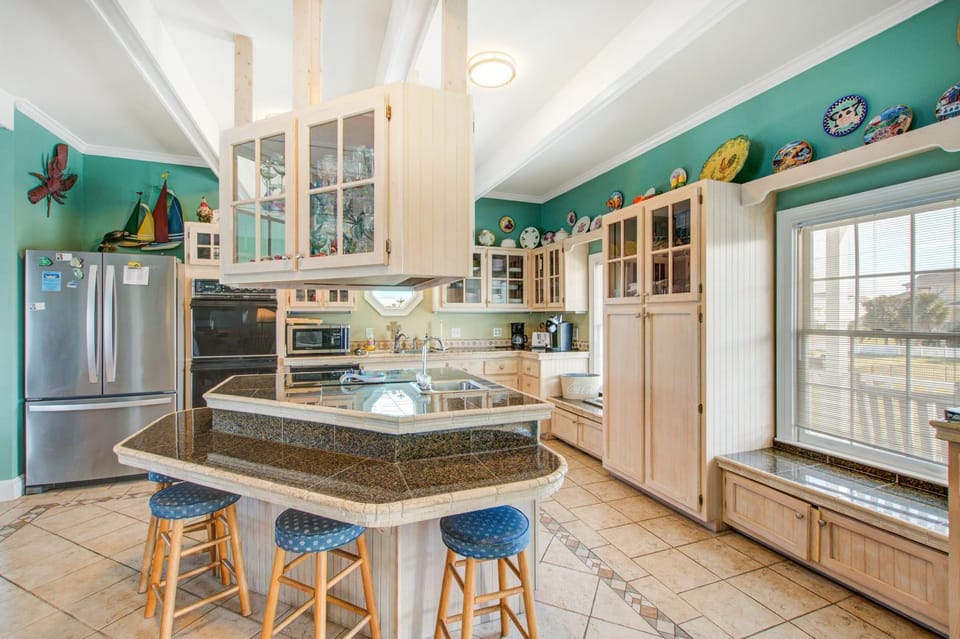 HB193 Sweet Trade House in Holden Beach