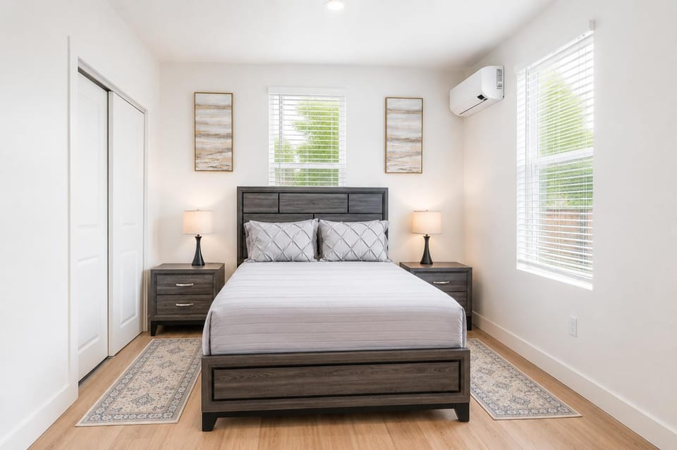 Bed, Photo of the whole room, Bedroom