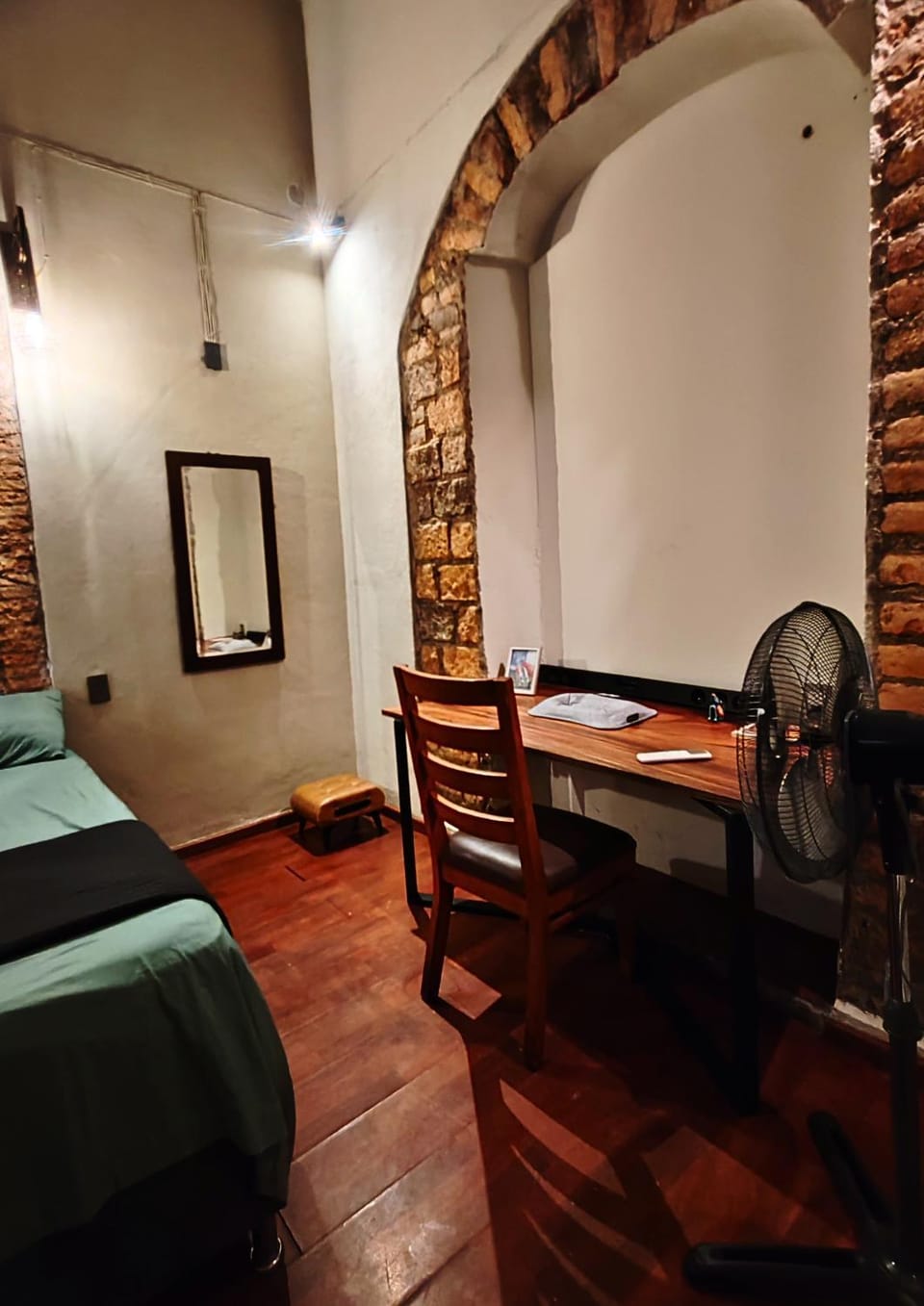 Photo of the whole room, Seating area, Bedroom