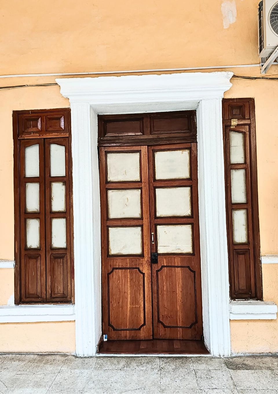 Facade/entrance