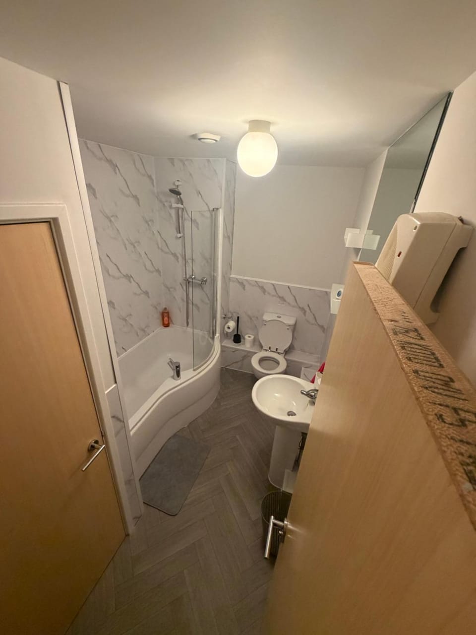 city centre apartment 6 Apartment in Cardiff