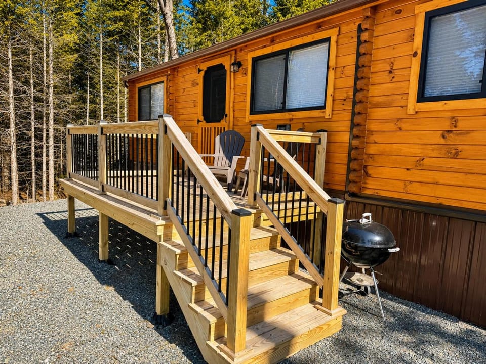Oceanfront Sunset View Cabin Cabin in Harrington