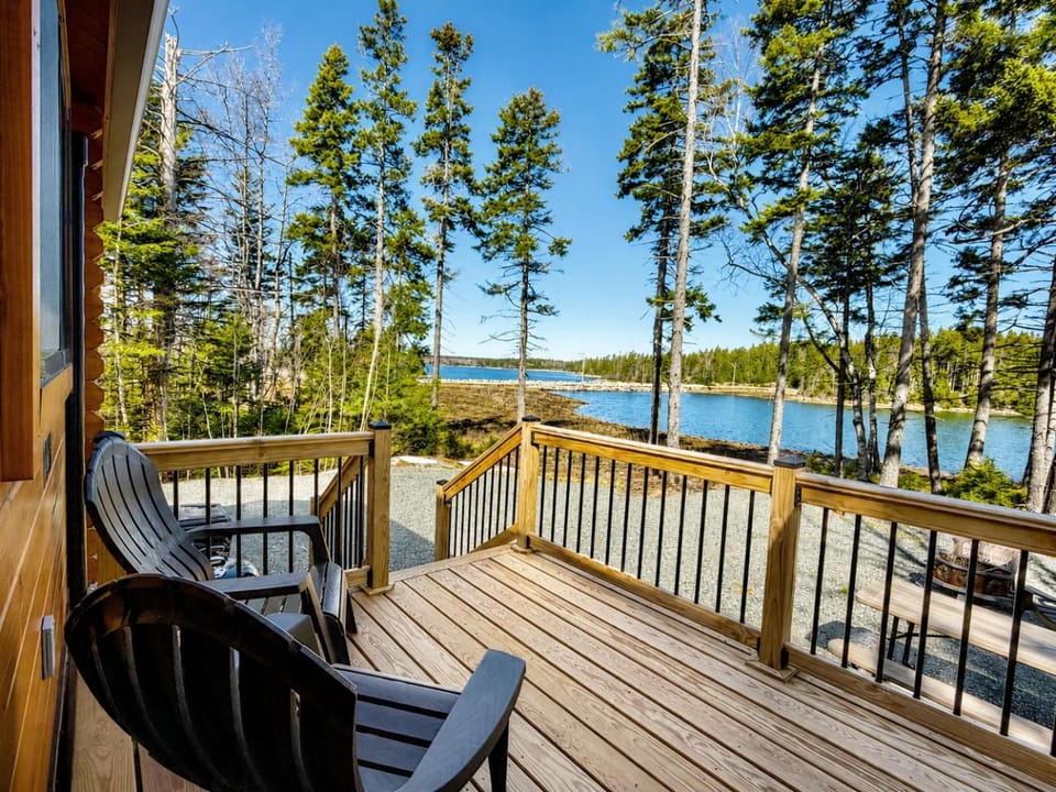 Oceanfront Sunset View Cabin Cabin in Harrington