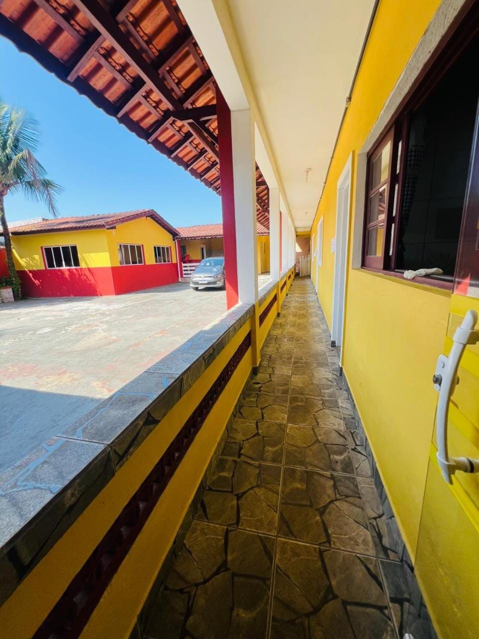 Quarto para 4 pessoas com piscina e área de lazer Apartment in Itanhaém