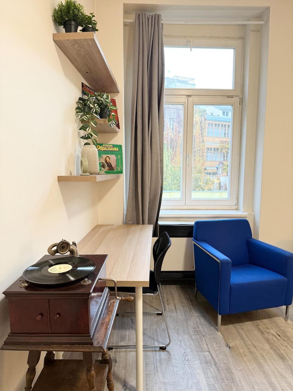 RETRO Boho style St Clement with a green oasis Apartment in Prague