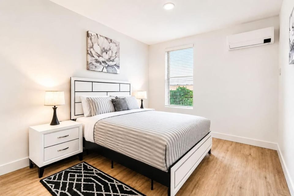 Downtown Retreat - National Park & Convention Center, Suite 203 Apartment in Hot Springs