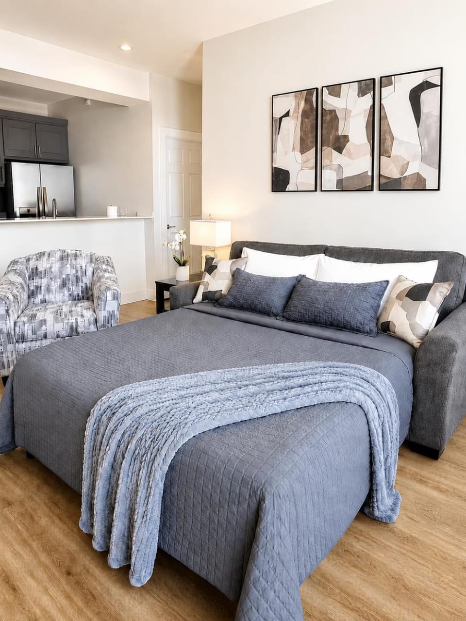 Bed, Living room