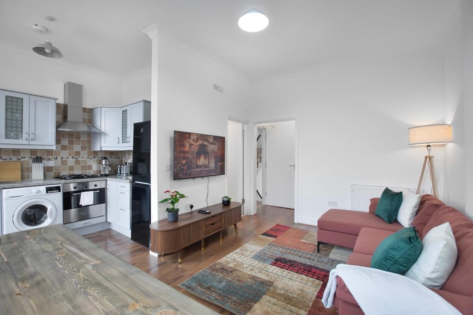 Living room, Dining area, kitchen