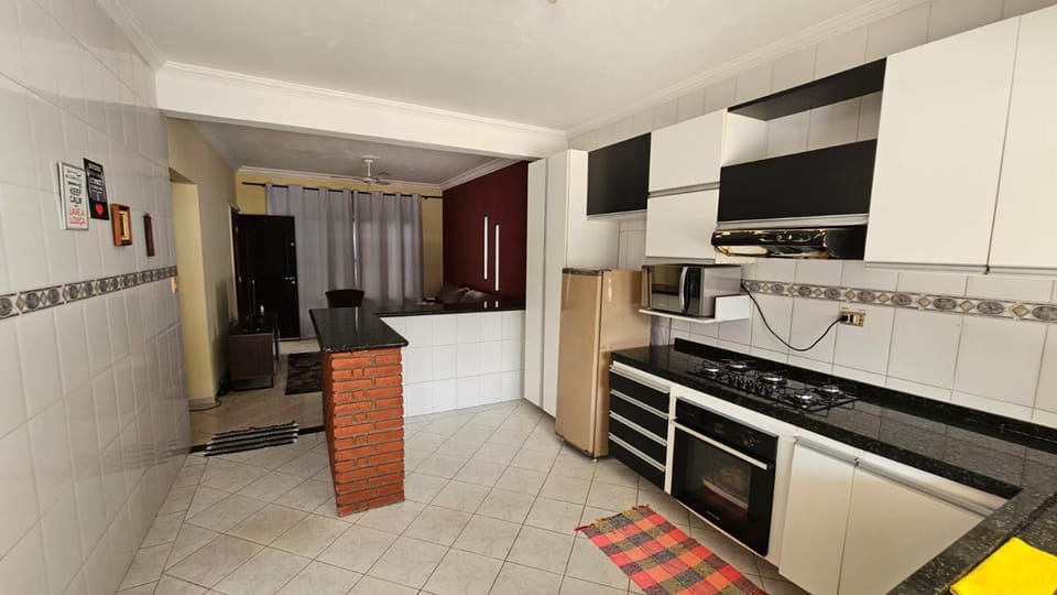 Kitchen or kitchenette, Dining area, stove