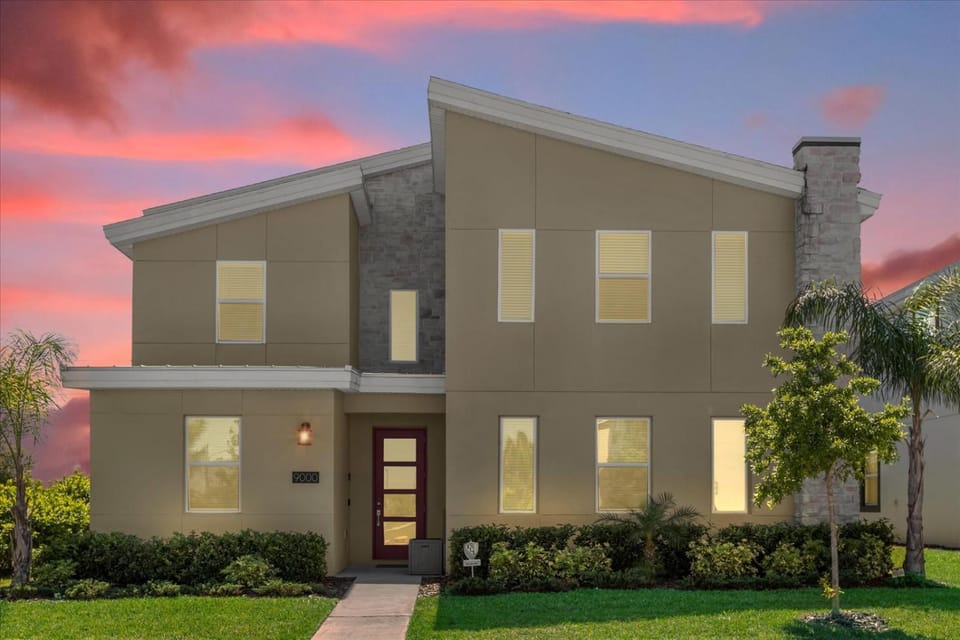 Family Fun Fortress at Champions Gate -Theater - Game Room - Pool & Spa - Walk to Waterpark House in Four Corners