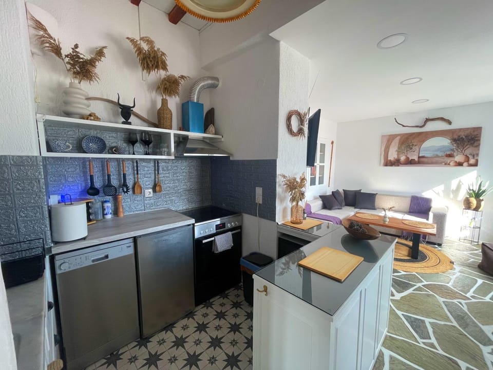 Living room, kitchen