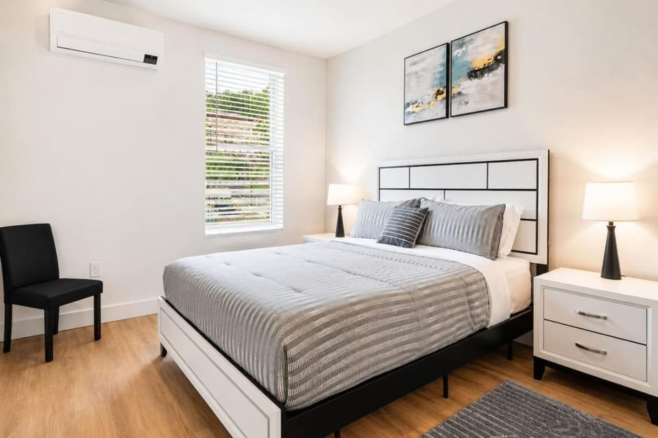 Newly Built Downtown Suite & Walk Everywhere, #204 Apartment in Hot Springs