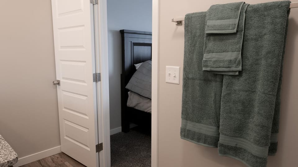 Bathroom, towels