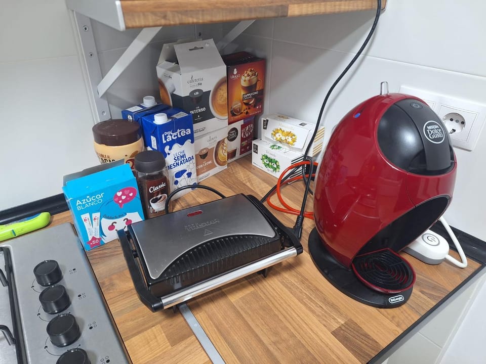 Coffee/tea facilities, Breakfast, toaster