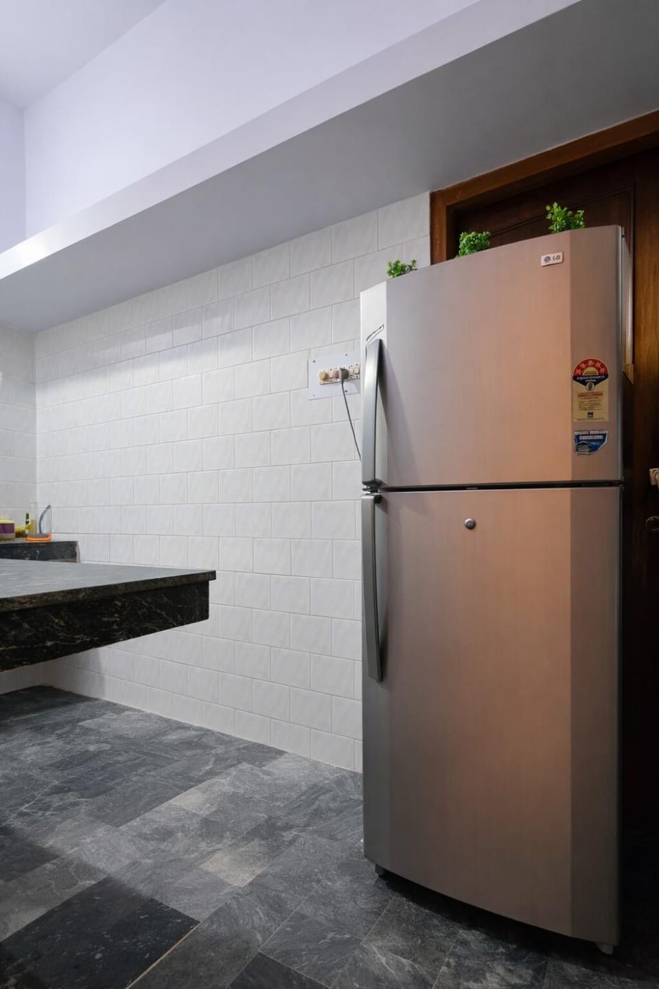 Comfort Home Cozy 2BHK Flat Near Airport Apartment in India